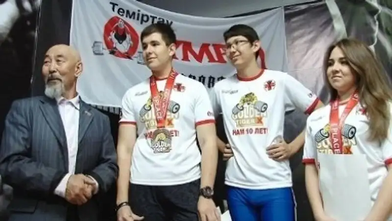 Казахстанские пауэрлифтеры привезли с международного турнира рекордное количество наград