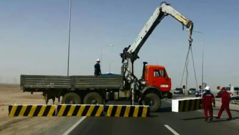 В Мангистау возвращают ограничительные меры и блокпосты