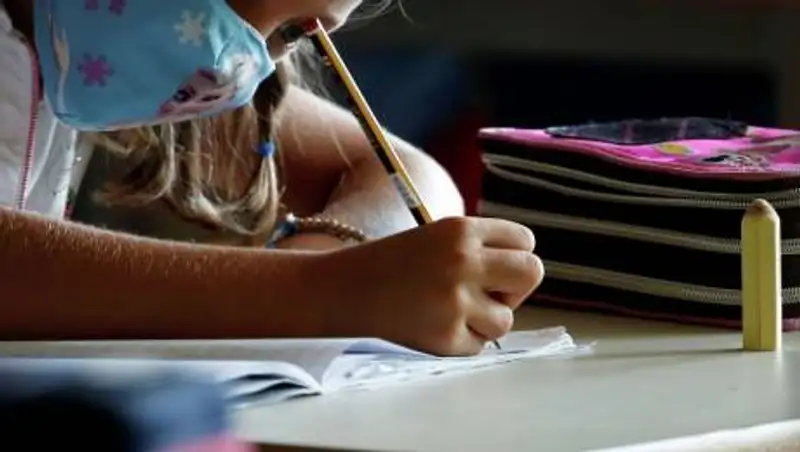 Почему детей из регионов с низким уровнем КВИ не возвращают в школы