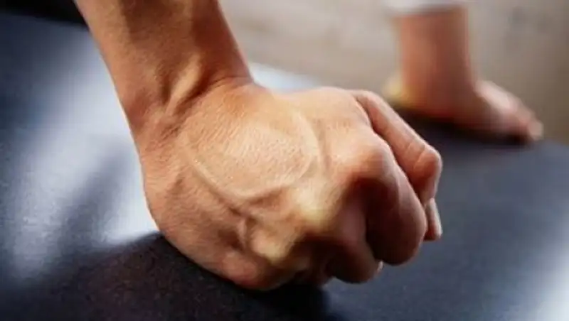 В Томске мать до смерти избила семилетнего сына