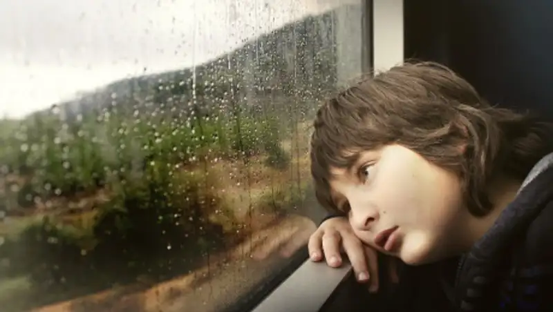 Ребенок чуть не упал с 13 этажа в Нур-Султане