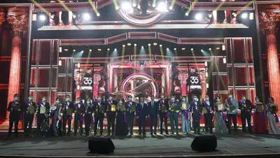 премия вручение, фото - Новости Zakon.kz от 30.11.2021 12:52