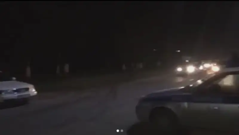 В соцсетях появилось видео досмотра машин в поисках сбежавшего Токмади