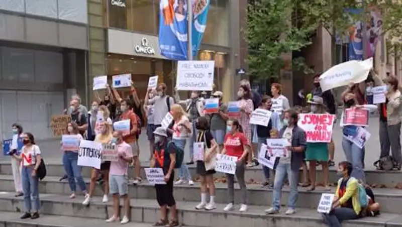 Сторонники Путина и Навального устроили перепалку в Сиднее