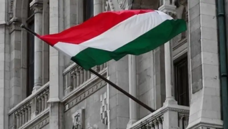 Венгрия планирует отгородиться от Сербии стеной