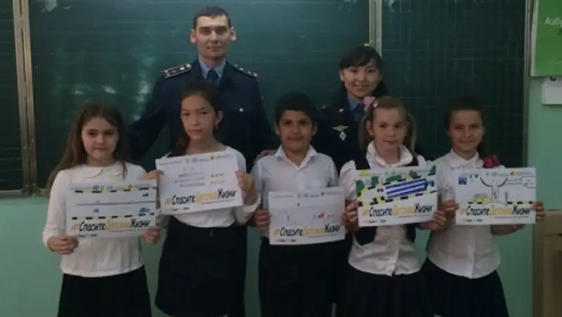 Дети Актау попросили взрослых обеспечить им безопасность на дороге