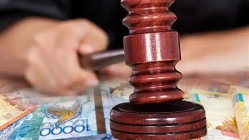 Судей из ВКО подозревают в получении взяток