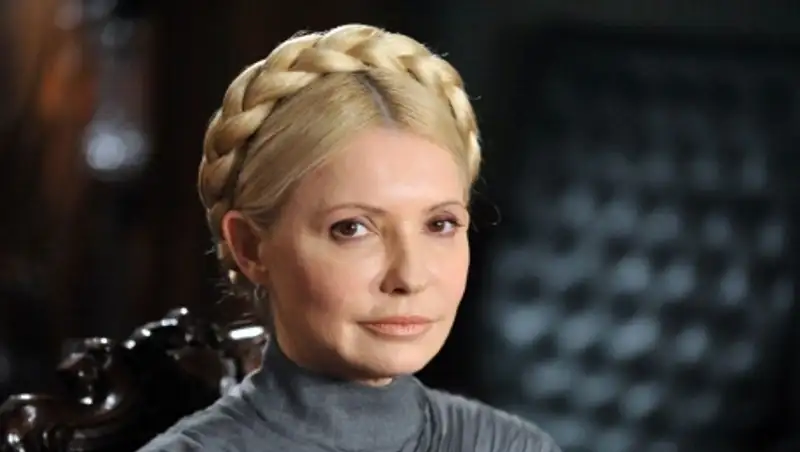 Тимошенко призвала обсудить вопрос отставки Яценюка на заседании Рады