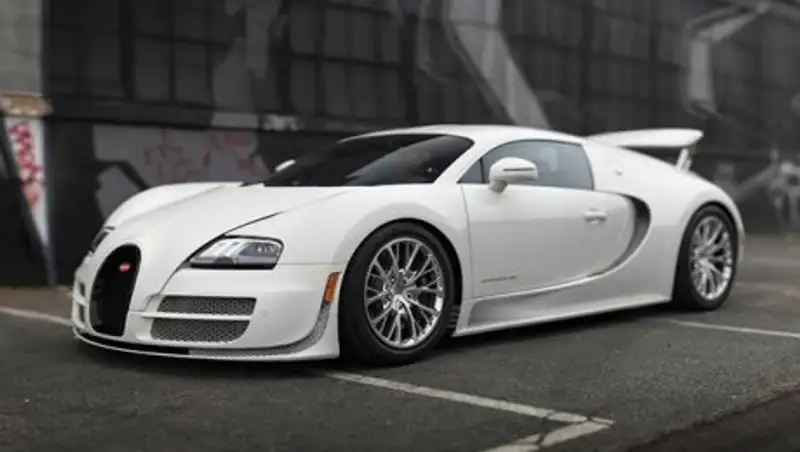 Последнее купе Bugatti Veyron продадут на аукционе