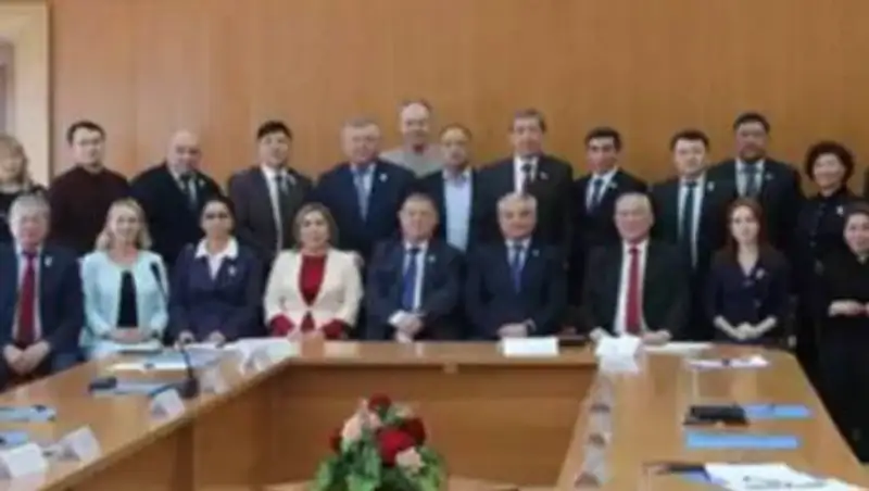 Фото депутатов без масок прокомментировали в маслихате Семея