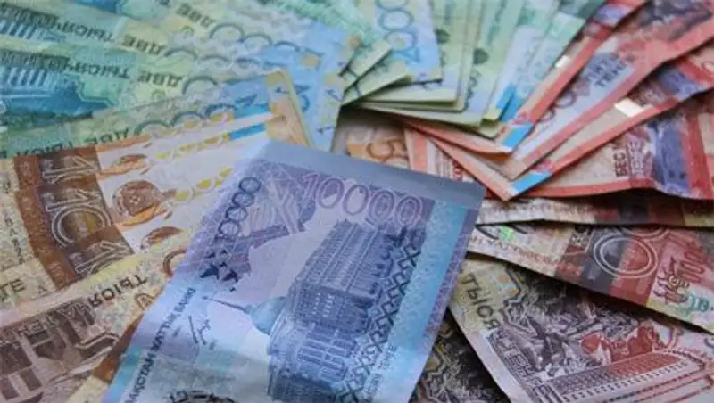 Среднемесячная номинальная зарплата в РК увеличилась на 10,7% в августе за год