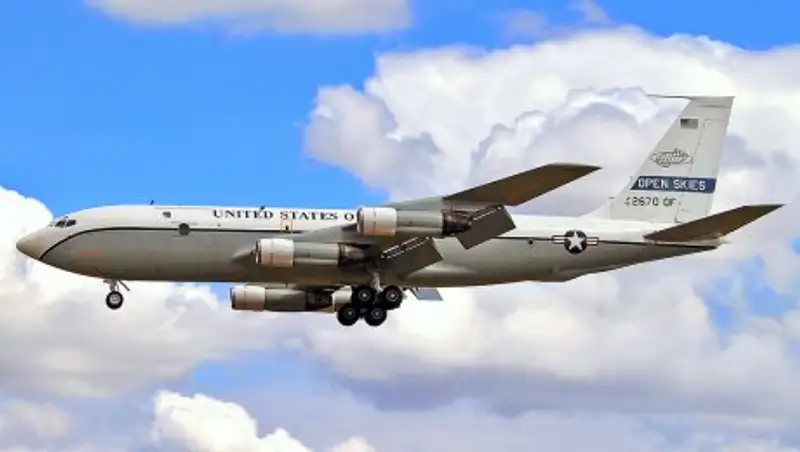 Военный самолет США провел разведку над территорией РФ