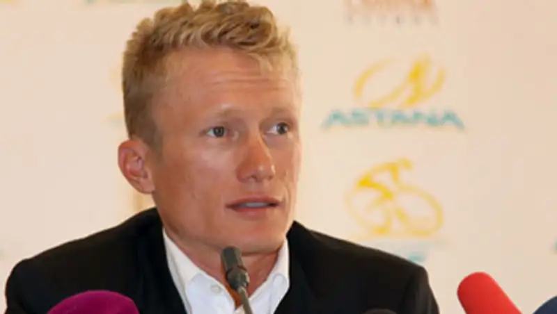 Александру Винокурову вручили почетный знак за заслуги в развитии спорта