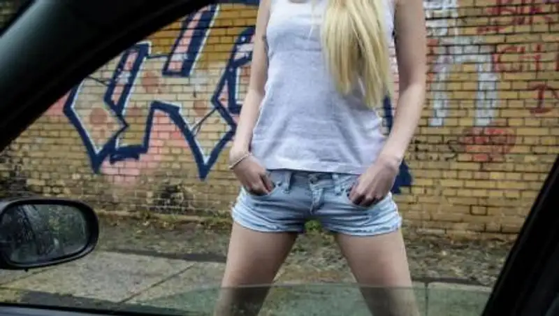 Полицейский "крышевал" проституток в Актау за полмиллиона в месяц