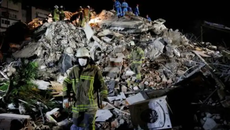 Число пострадавших превысило 800: На западе Турции произошло землетрясение магнитудой 6,6