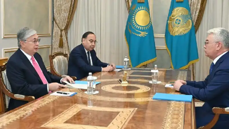 Касым-Жомарт Токаев принял вновь назначенных послов Казахстана