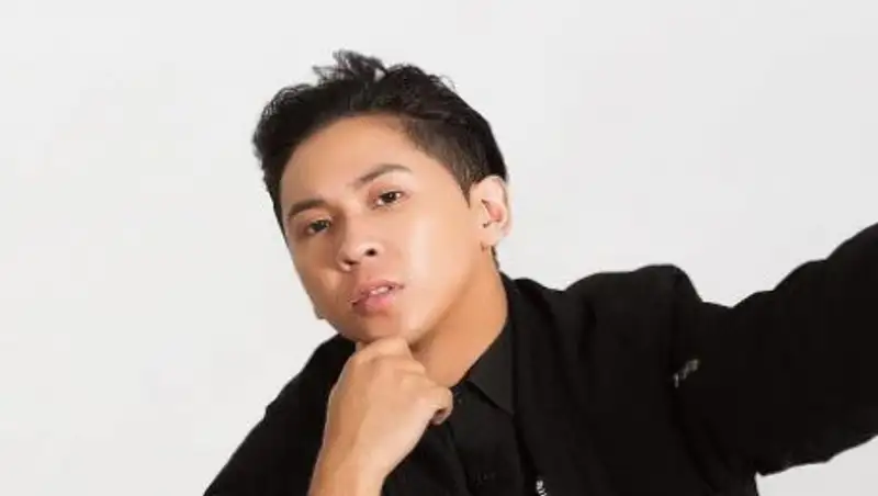 В Генпрокуратуре РК извинились перед продюсером и солистом группы Renzo