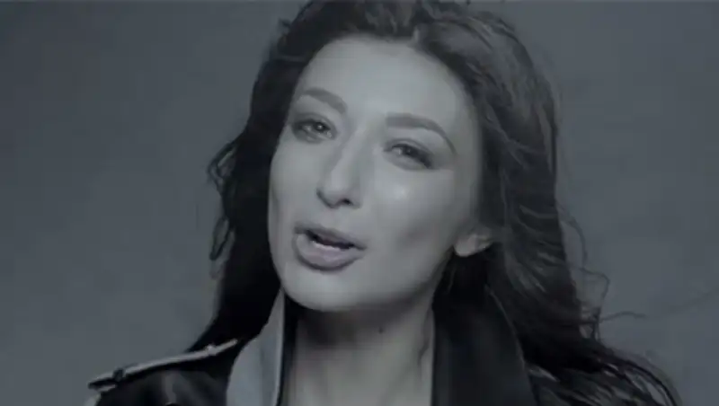 Жена футболиста сборной Украины записала клип на песню о Донбассе