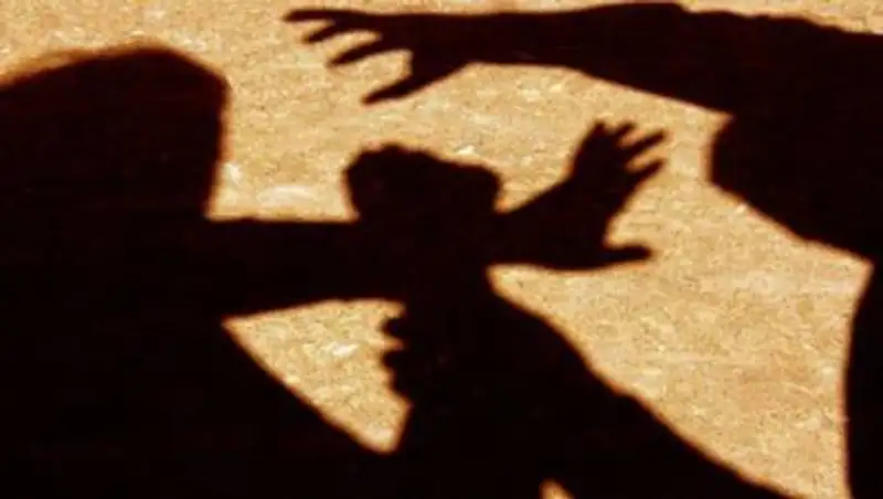 Карагандинец учил сына избивать сверстника. Как его наказали