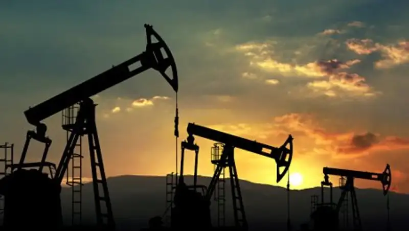 Саудовская Аравия ведет переговоры с РК по сокращению добычи нефти