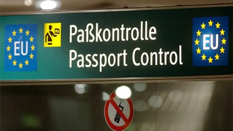 Евросоюз аннулирует шенгены украинцам