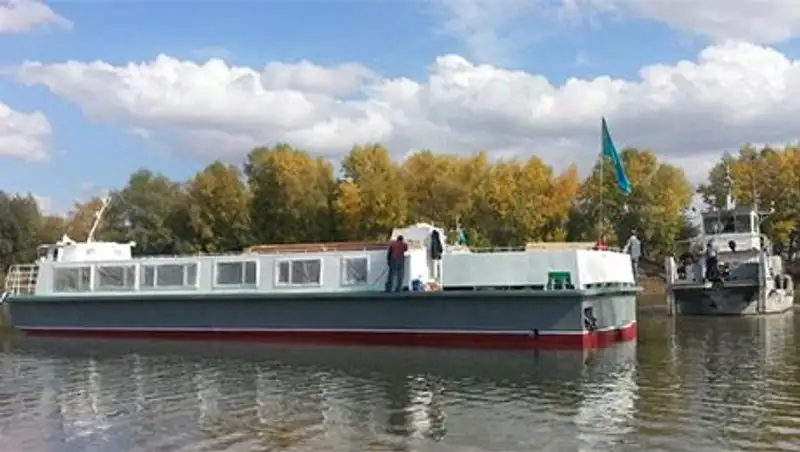 В Уральске на воду спустили пассажирский теплоход