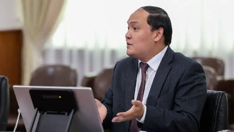 Выговор за сахар – как решит проблему Карашукеев