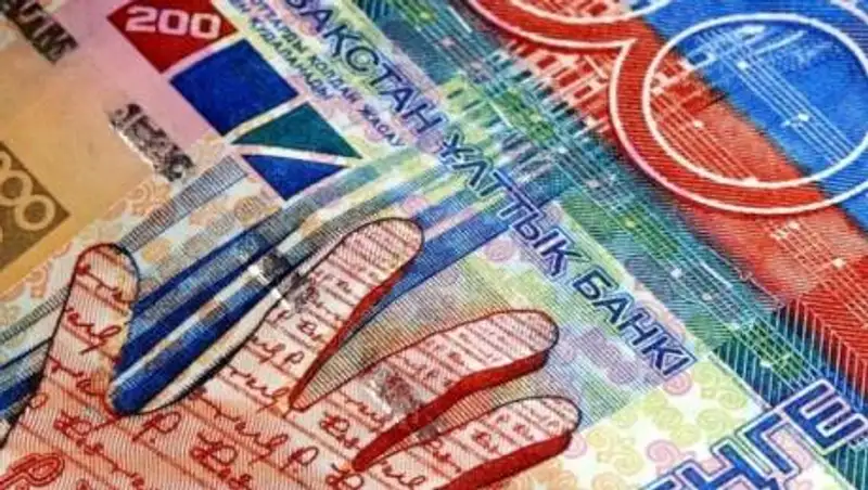 У казахстанцев отказываются принимать банкноты номиналом 200 тенге