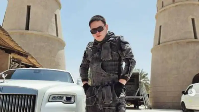 Променял Lada на Rolls-Royce: фото Иманбека обсуждают в Сети