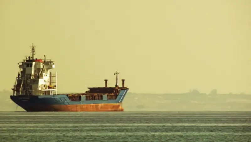 США угрожают санкциями Хафтару