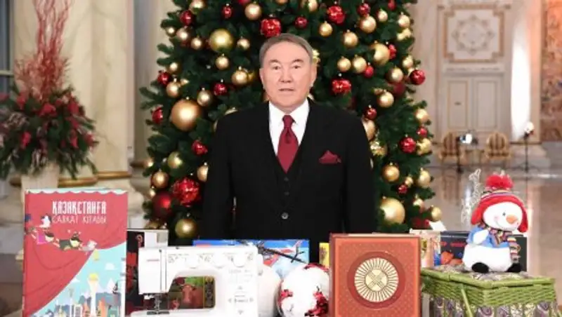 Назарбаев исполнил желания трех школьников 