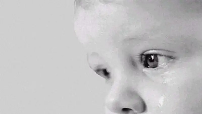 Спасатели спасли ребенка, который звал на помощь с балкона 7 этажа в Кокшетау