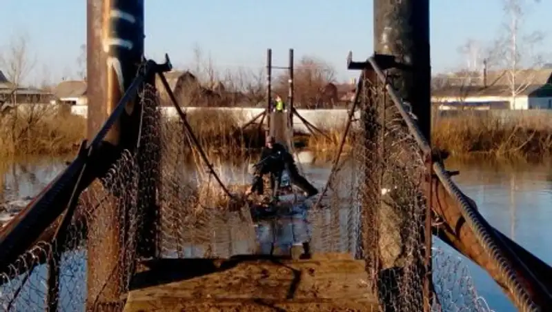 В Астане погиб шестилетний ребенок, упав с моста