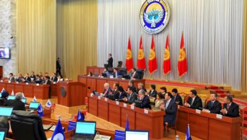 Новое правительство Кыргызстана принесло присягу