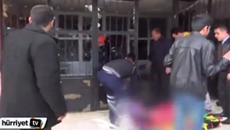 В школе на юго-востоке Турции произошел взрыв