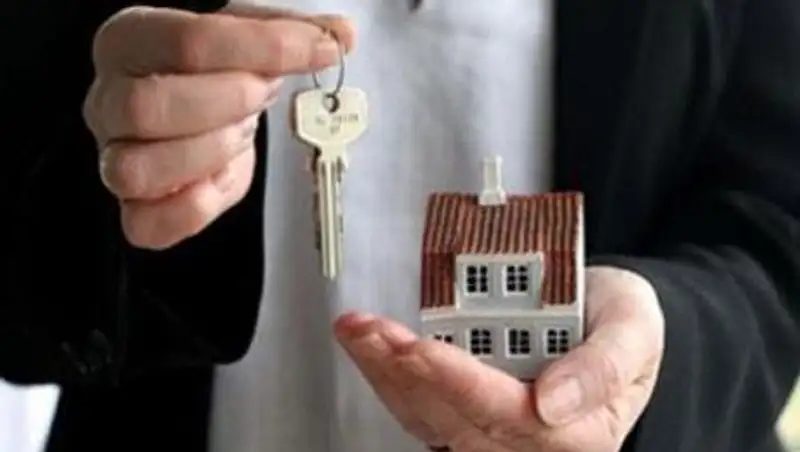 Мужчина отдал квартиру жене и ребенку, чтобы расплатиться с алиментами на 14 лет вперед