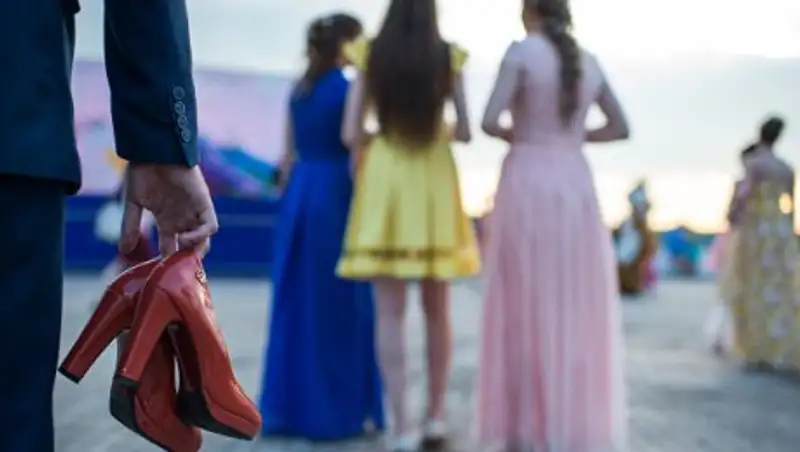 В США беременной девушке запретили приходить на выпускной