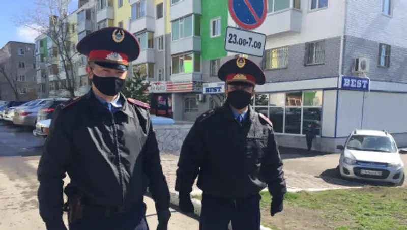 Костанайские полицейские разъясняют меры безопасности в режиме карантина