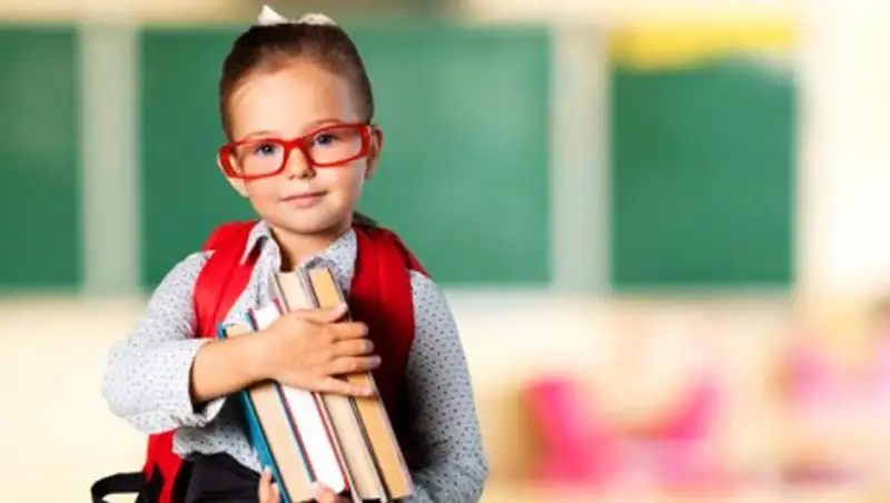 При поступлении в школу прописка не требуется