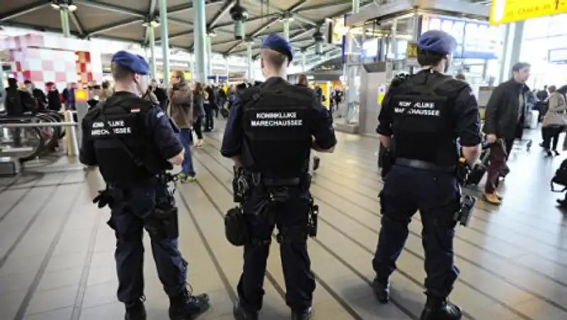 В аэропорту Амстердама пассажир угрожал взорвать бомбу
