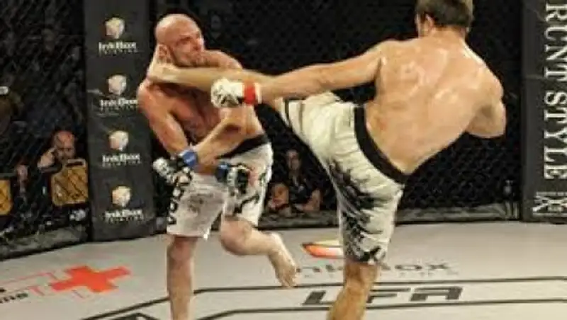 Казахстанский боец ММА эффектно нокаутировал соперника в США