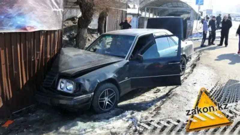 О состоянии двух пострадавших от наезда Mercedes в Алматы рассказали врачи