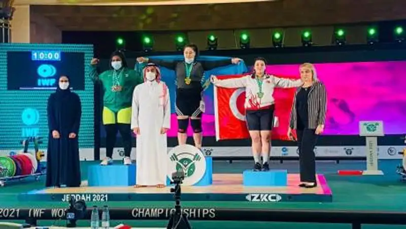 Казахстанские тяжелоатлеты завоевали еще одно "золото" на чемпионате мира