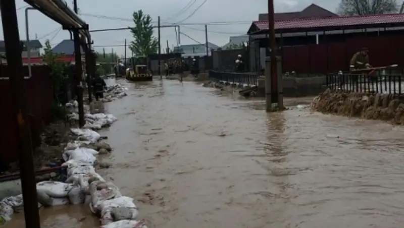В Алматы подтопило посёлок Алгабас
