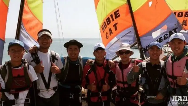 Яхтсмены из Актау завоевали пять медалей на международной регате в Дохе