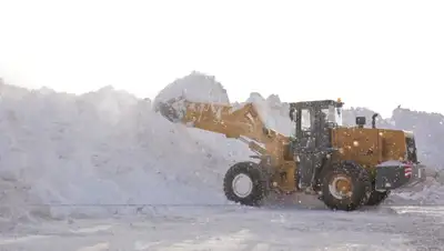 коммунальные службы, спецтехника, фото - Новости Zakon.kz от 26.11.2021 19:36