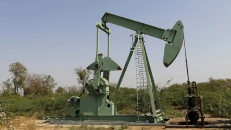 Нефть дешевеет на торгах в Нью-Йорке и Лондоне