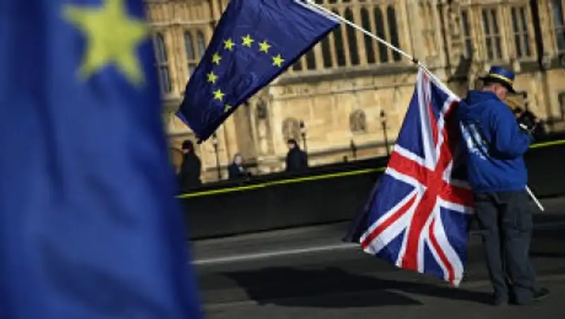 Еврокомиссия сочла возможным экстренный саммит ЕС по Brexit