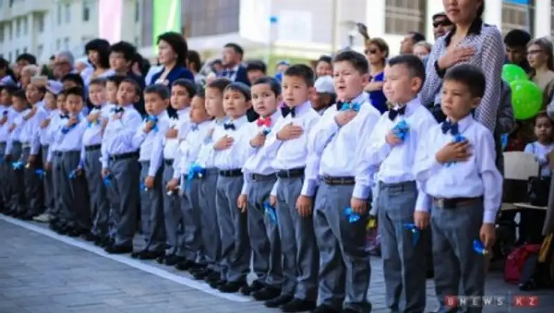 В Астане в этом году за парты сядет рекордное количество первоклашек