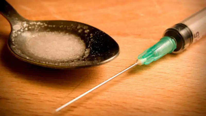 В Уральске предприимчивый мужчина организовал в своей квартире наркопритон